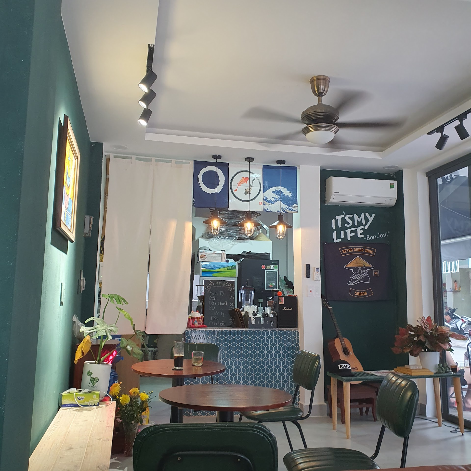 Tiệm Cà Phê Mậu Kỷ