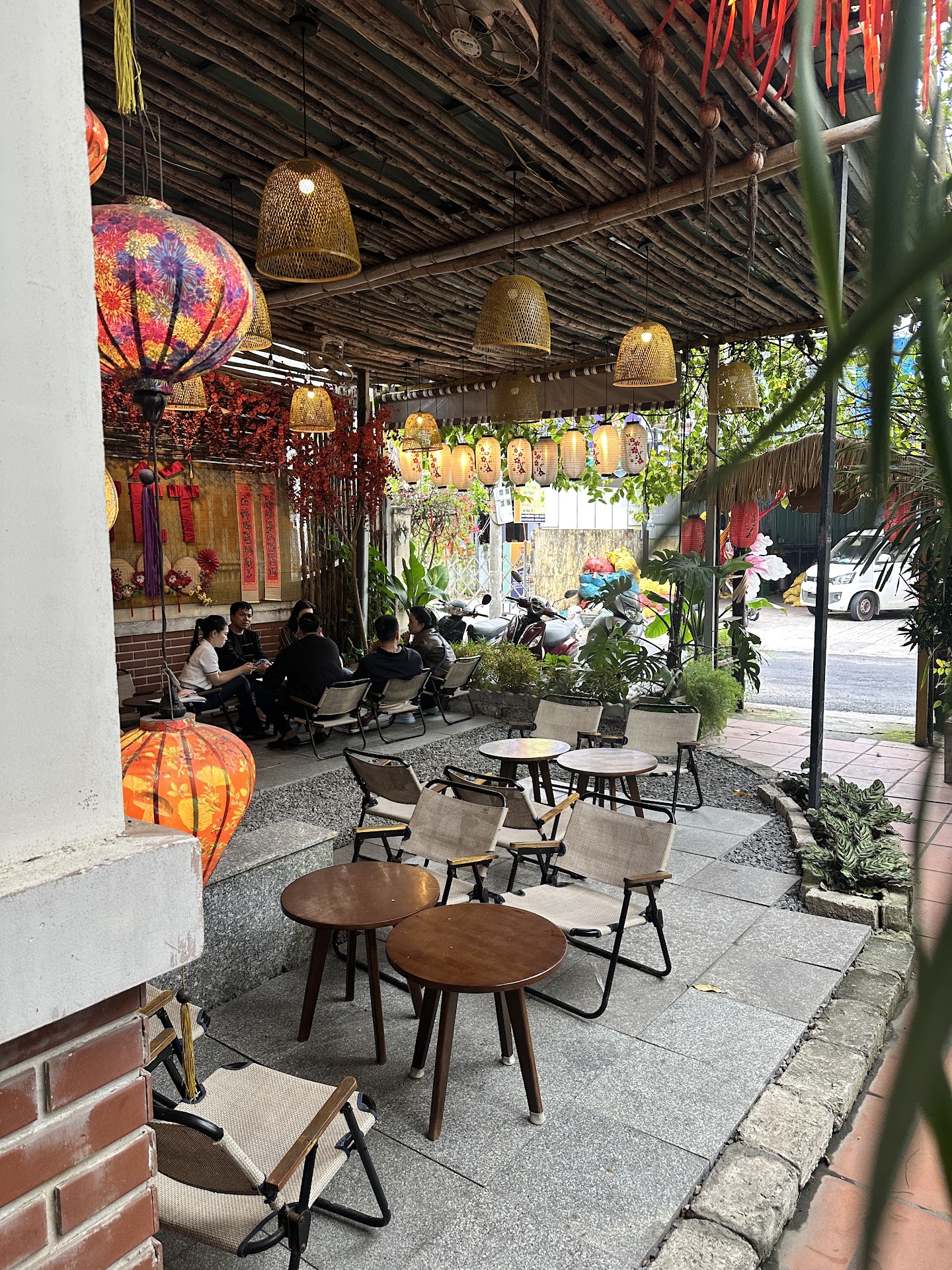 NHÀN CAFE - 302 Hồ Nghinh