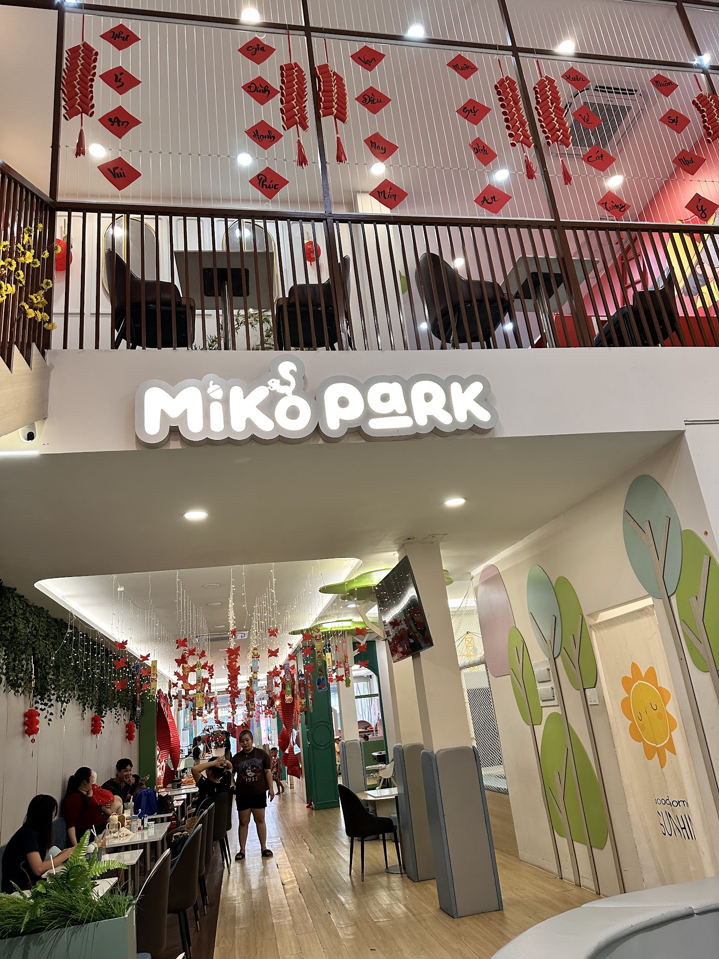 Miko Park Premium Kidsplay Cafe