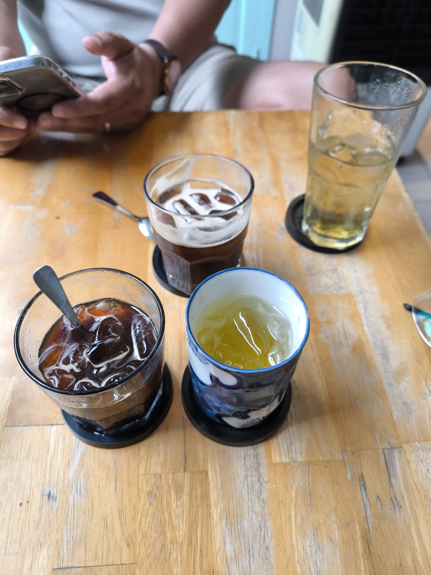 Tiệm Cà Phê Nguyên