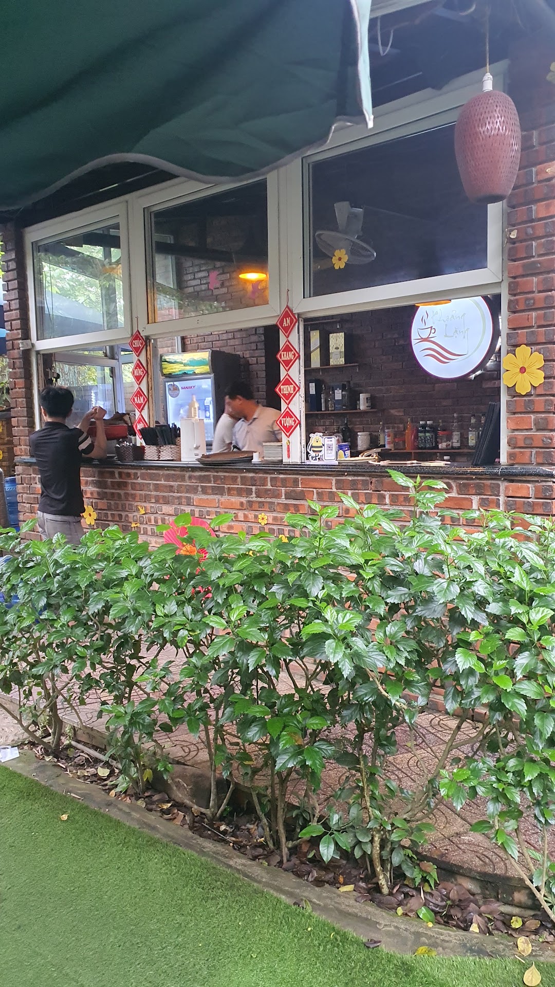 Cafe Khoảng Lặng