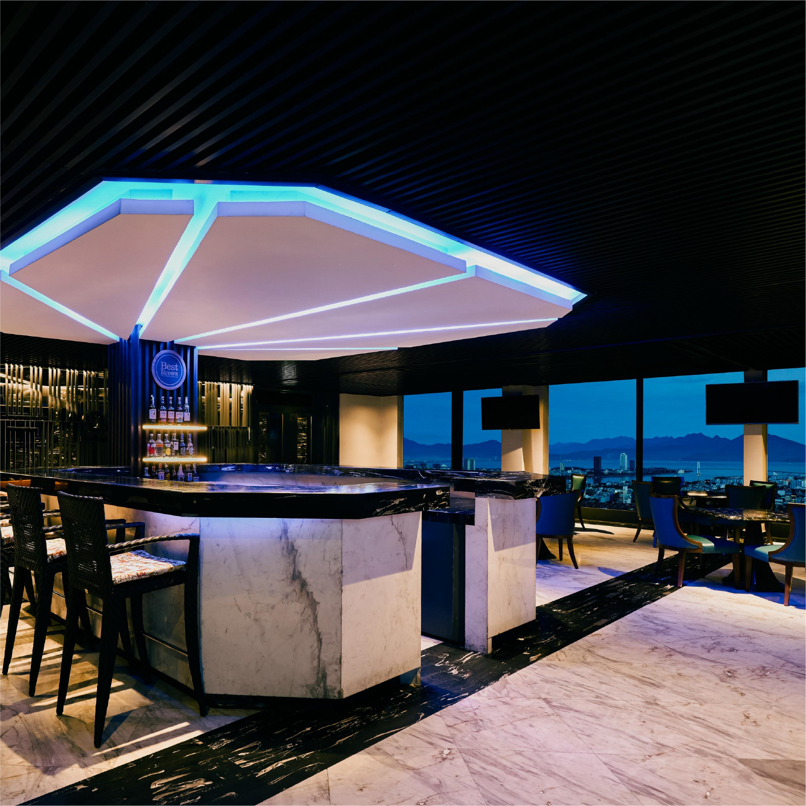 Horizon Bar