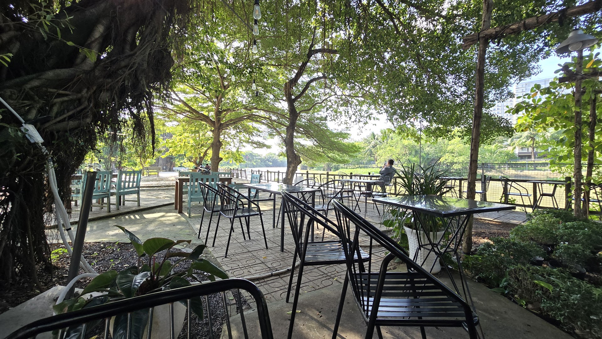 Mây Xuống Phố cafe chill