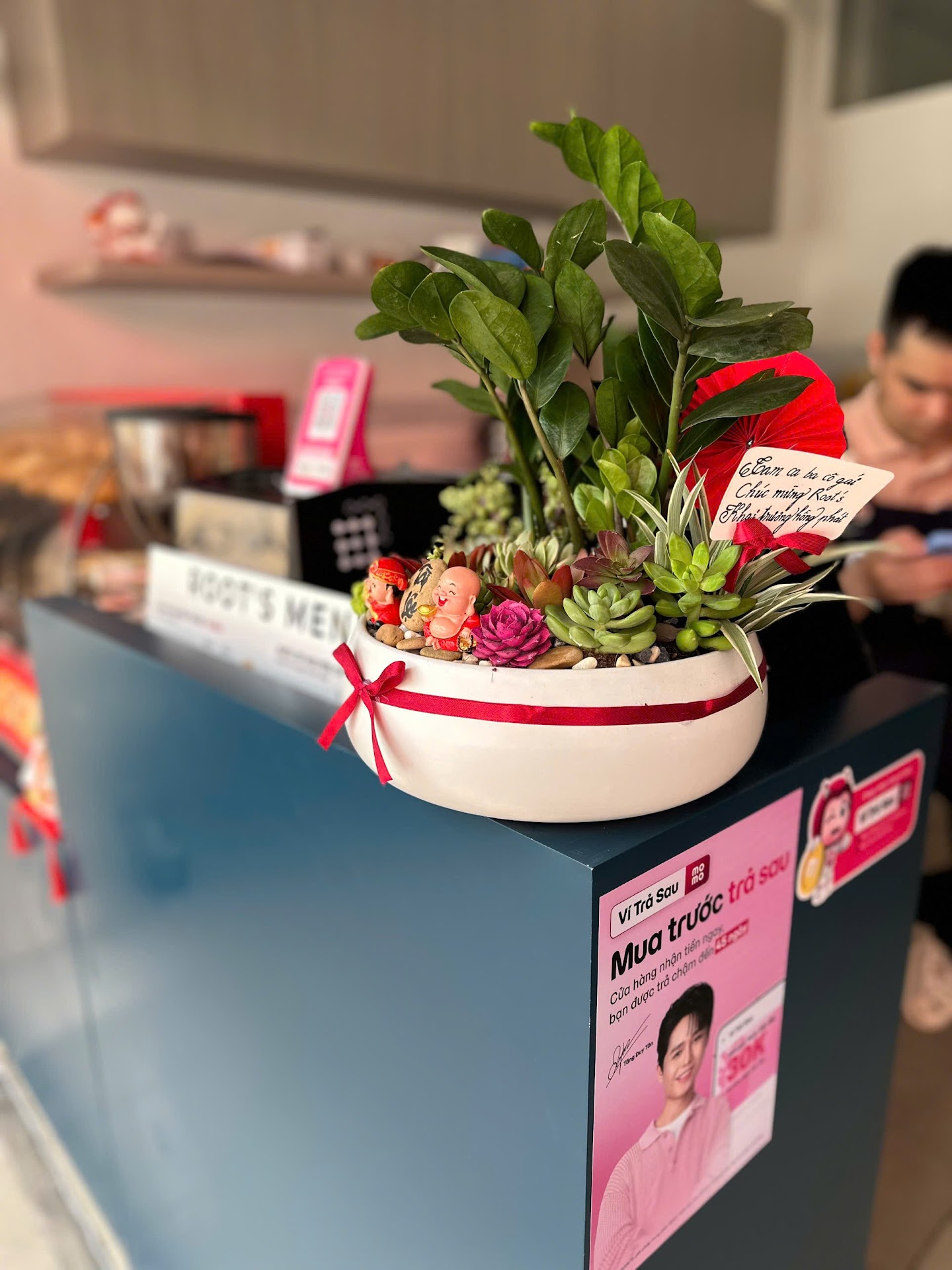 Root's (Cà phê - Bánh mì - Trái cây)