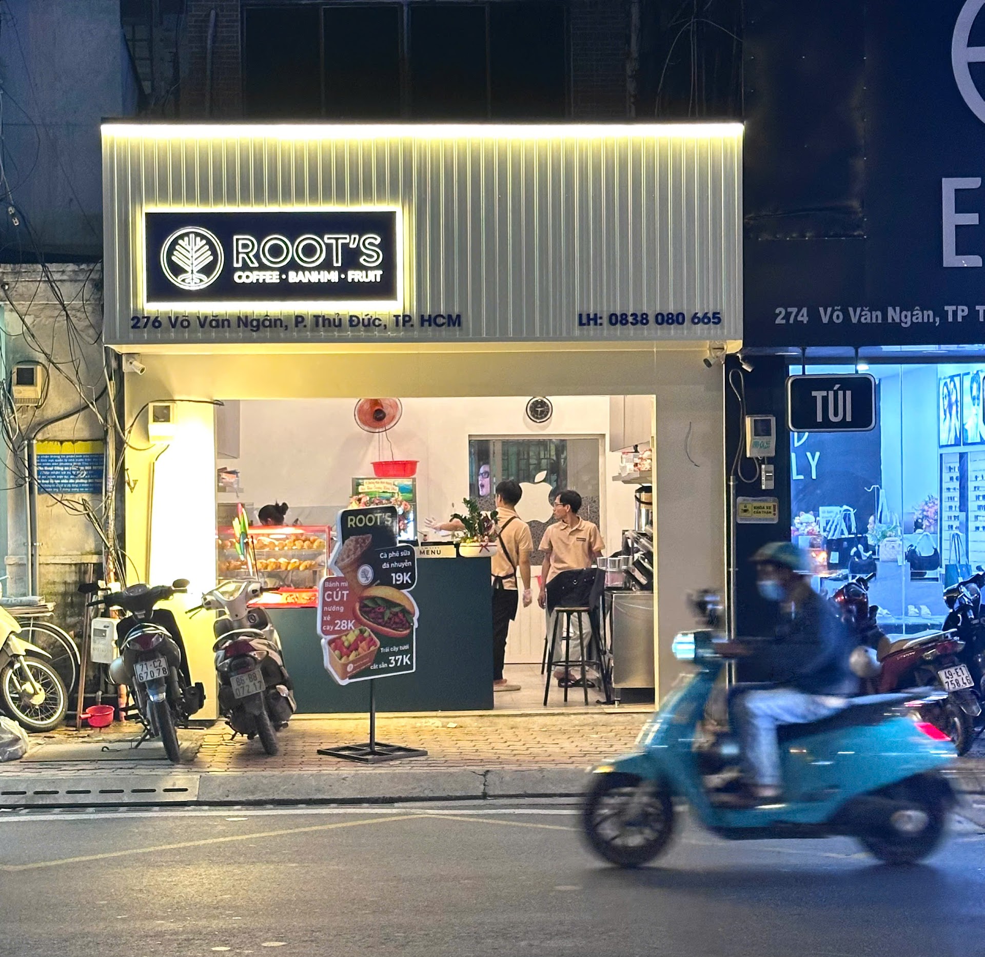 Root's (Cà phê - Bánh mì - Trái cây)