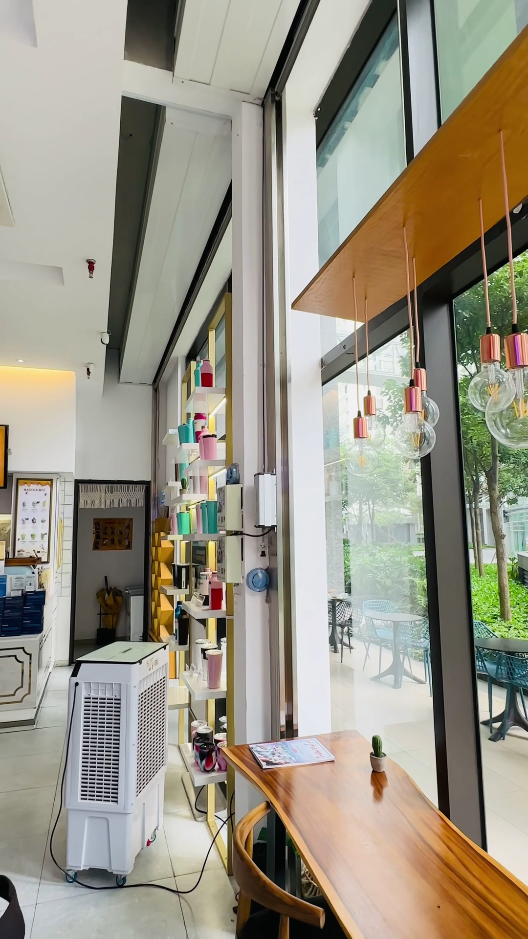 MANUKA.MEE - MIDTOWN (CAFE BALANCE)