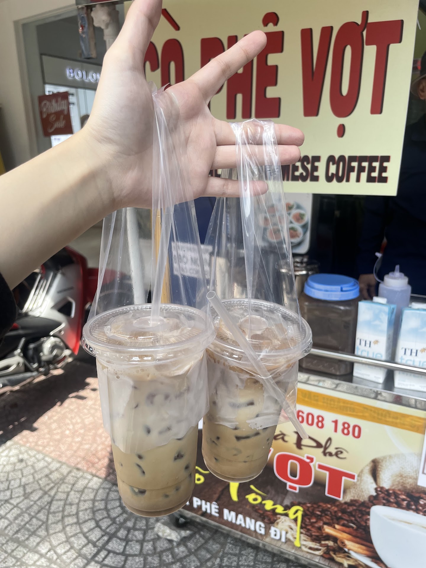 Cafe Vợt Võ Tòng