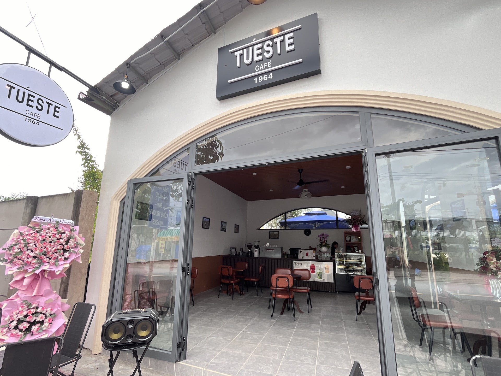 Cà Phê TUESTE
