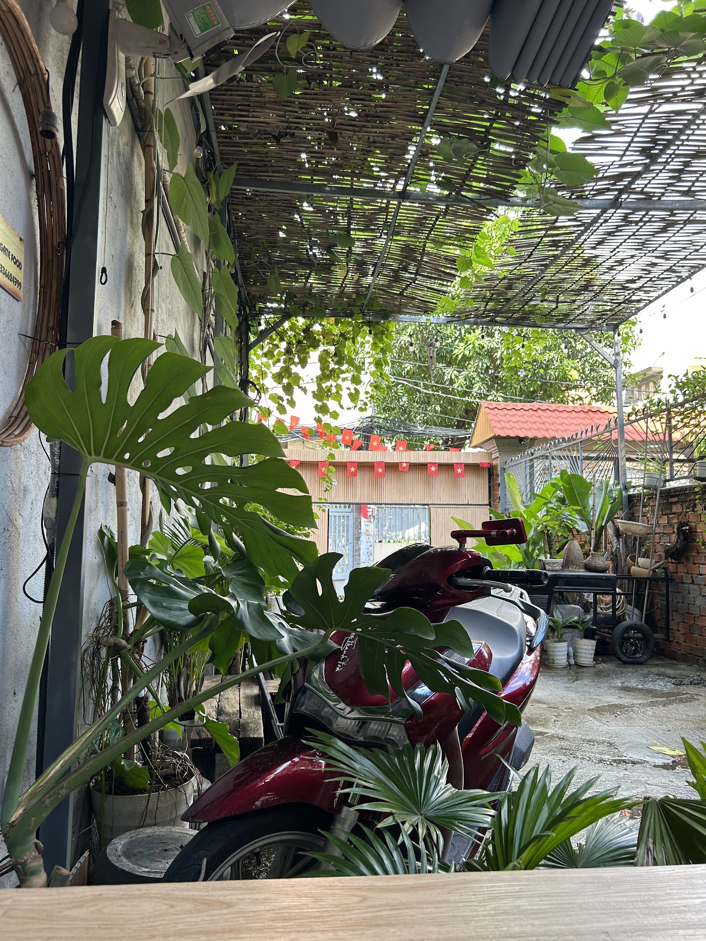 GATE Cafe (Cà Phê Cổng)