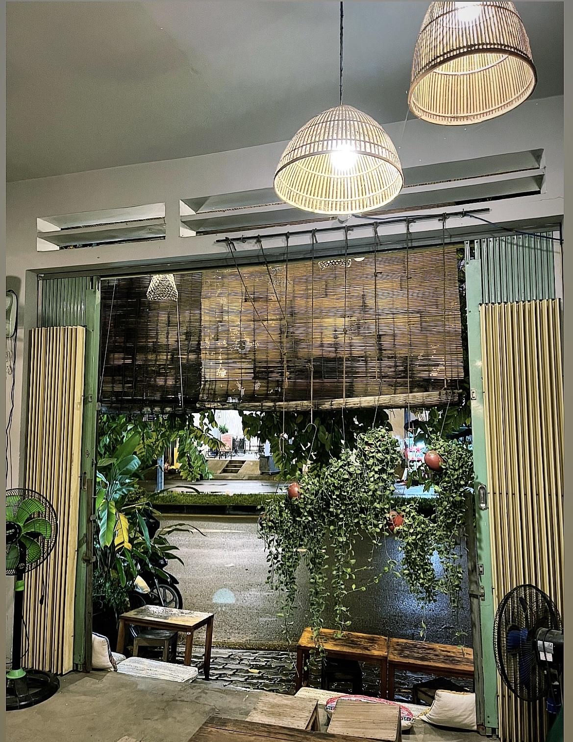 Quán Cà Phê - Từ Tây Nguyên