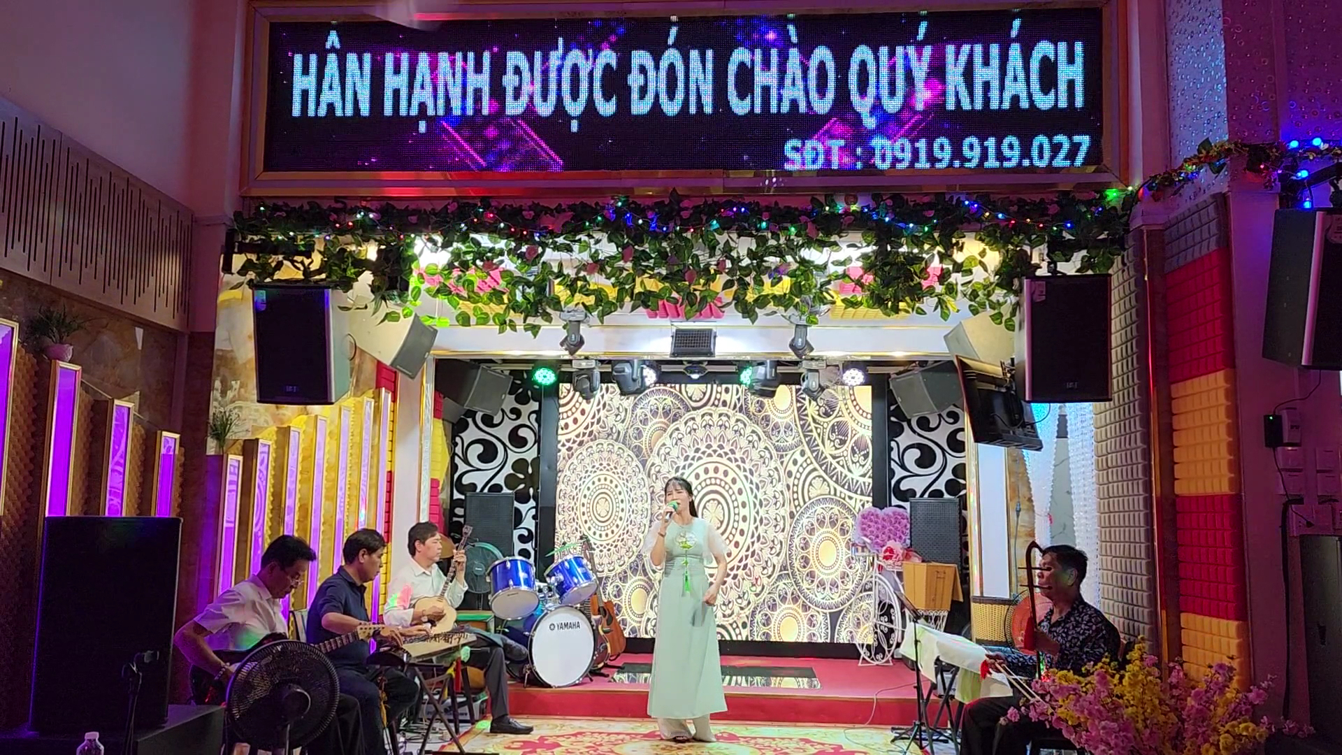 Cà phê & Bánh xèo miền tây Kim Song Loan