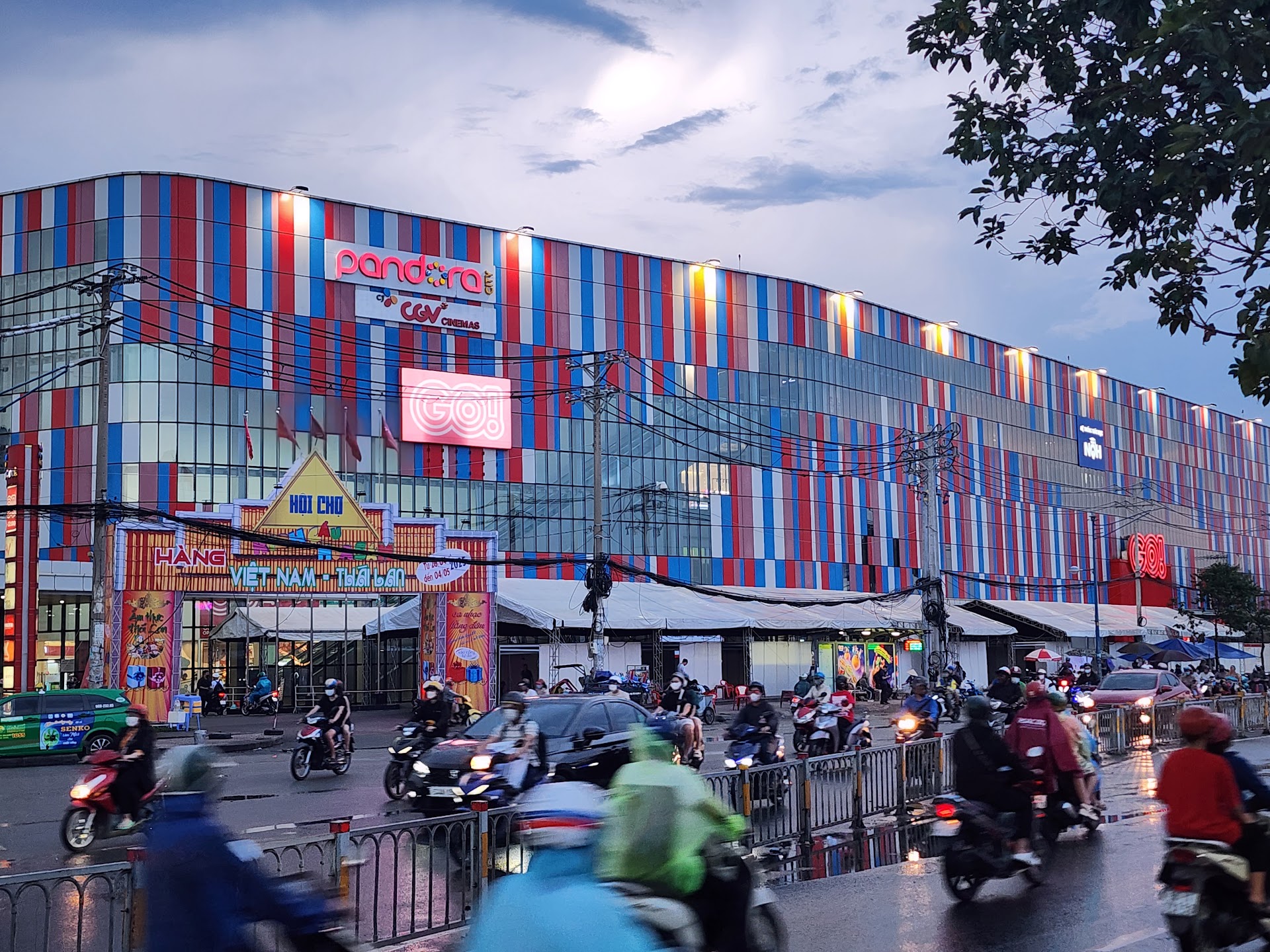 Trạm Sạc 24H - Cà phê võng 24/24