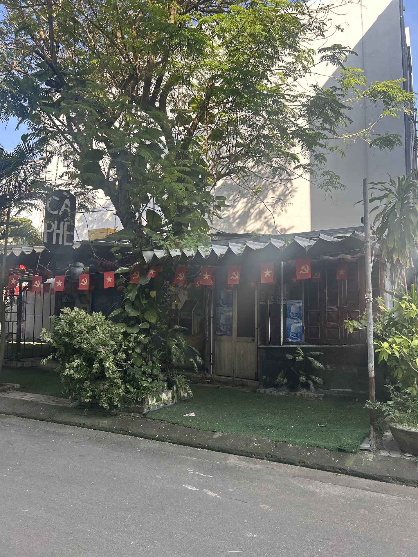 Quán cà phê sạch- ngon- rẻ- thoáng mát Góc Phố