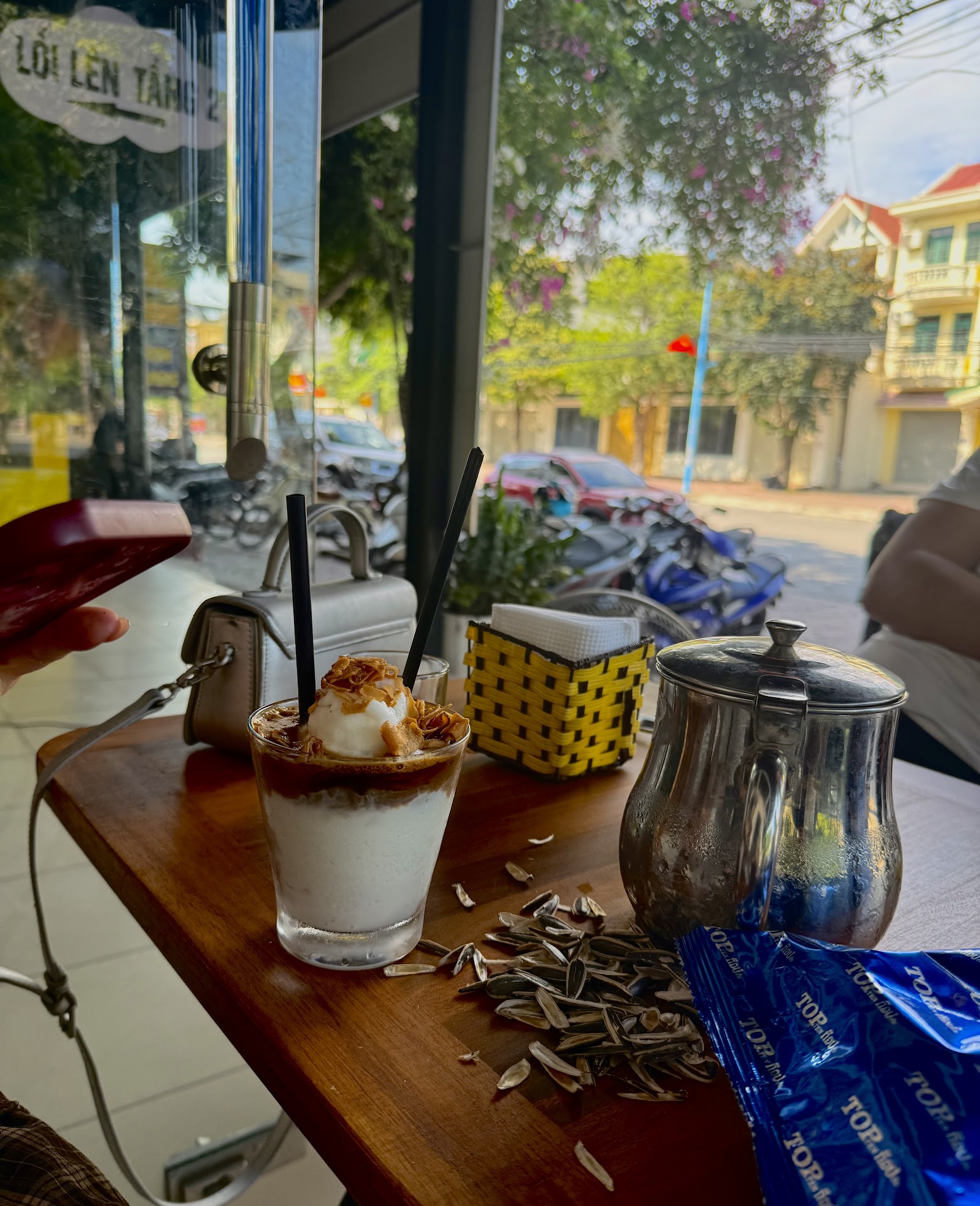 Boom Coffee billiards