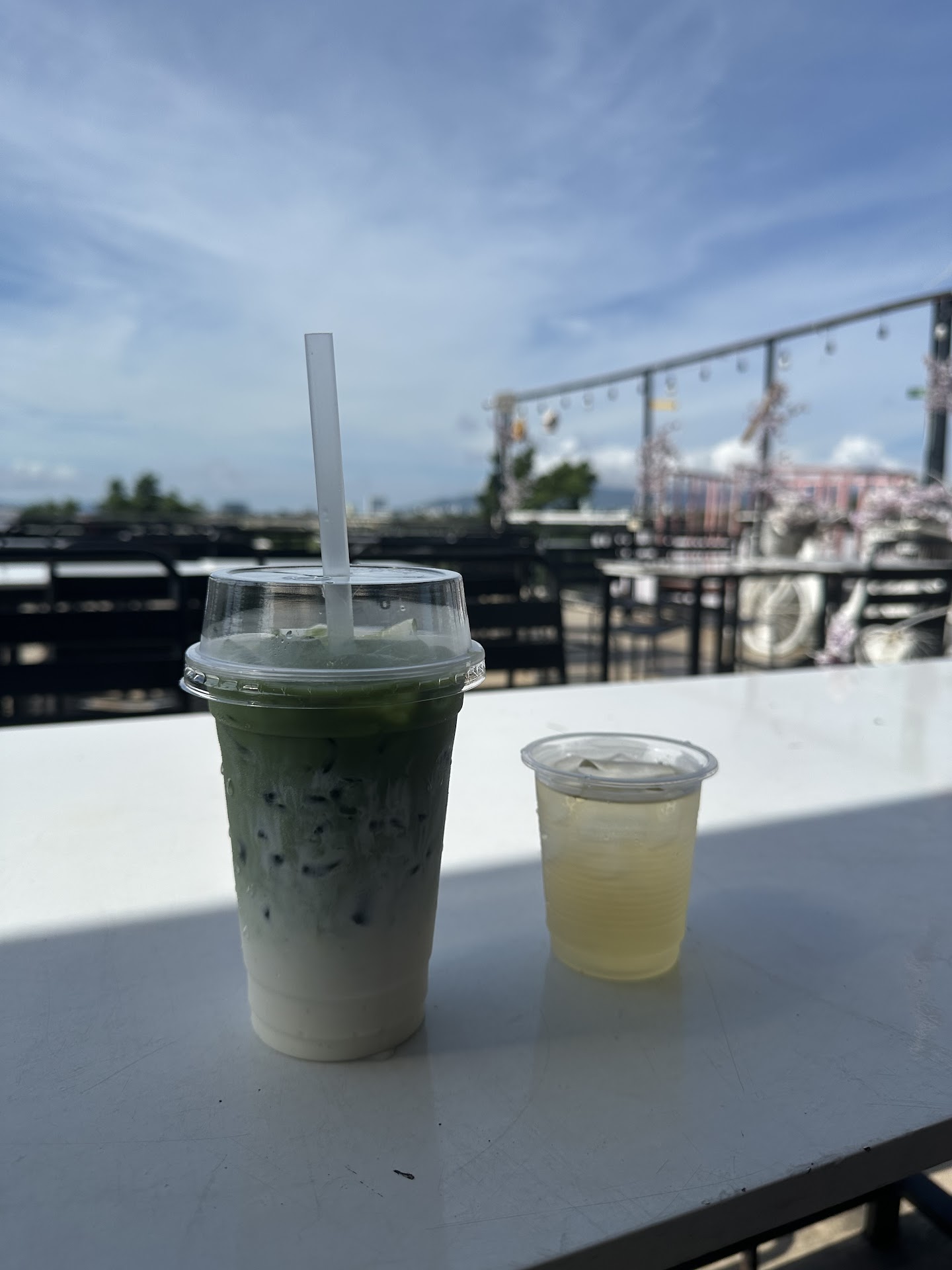 Cà phê ngắm máy bay - Pig coffee