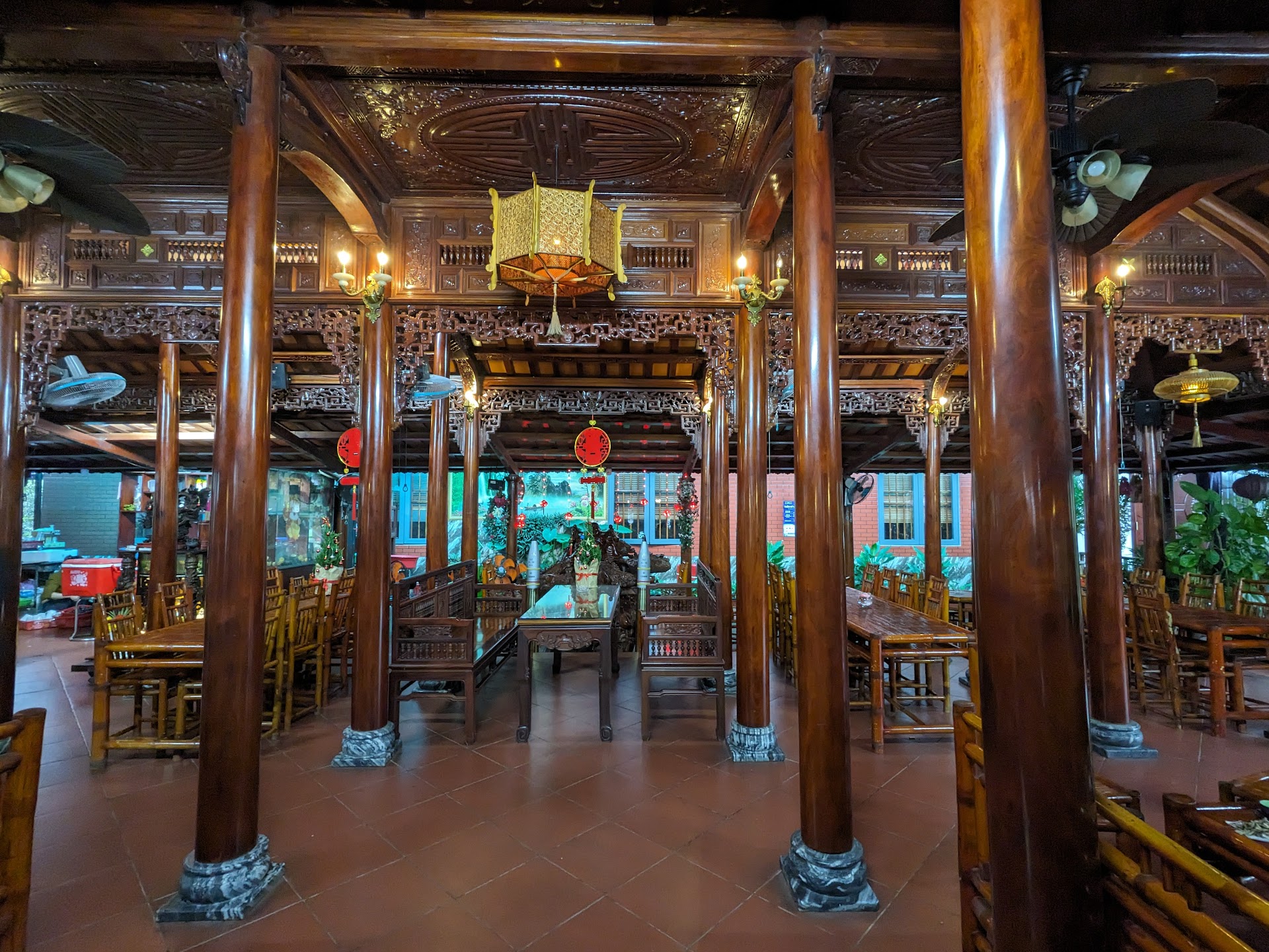 Cà Phê Không Gian Huế Xưa