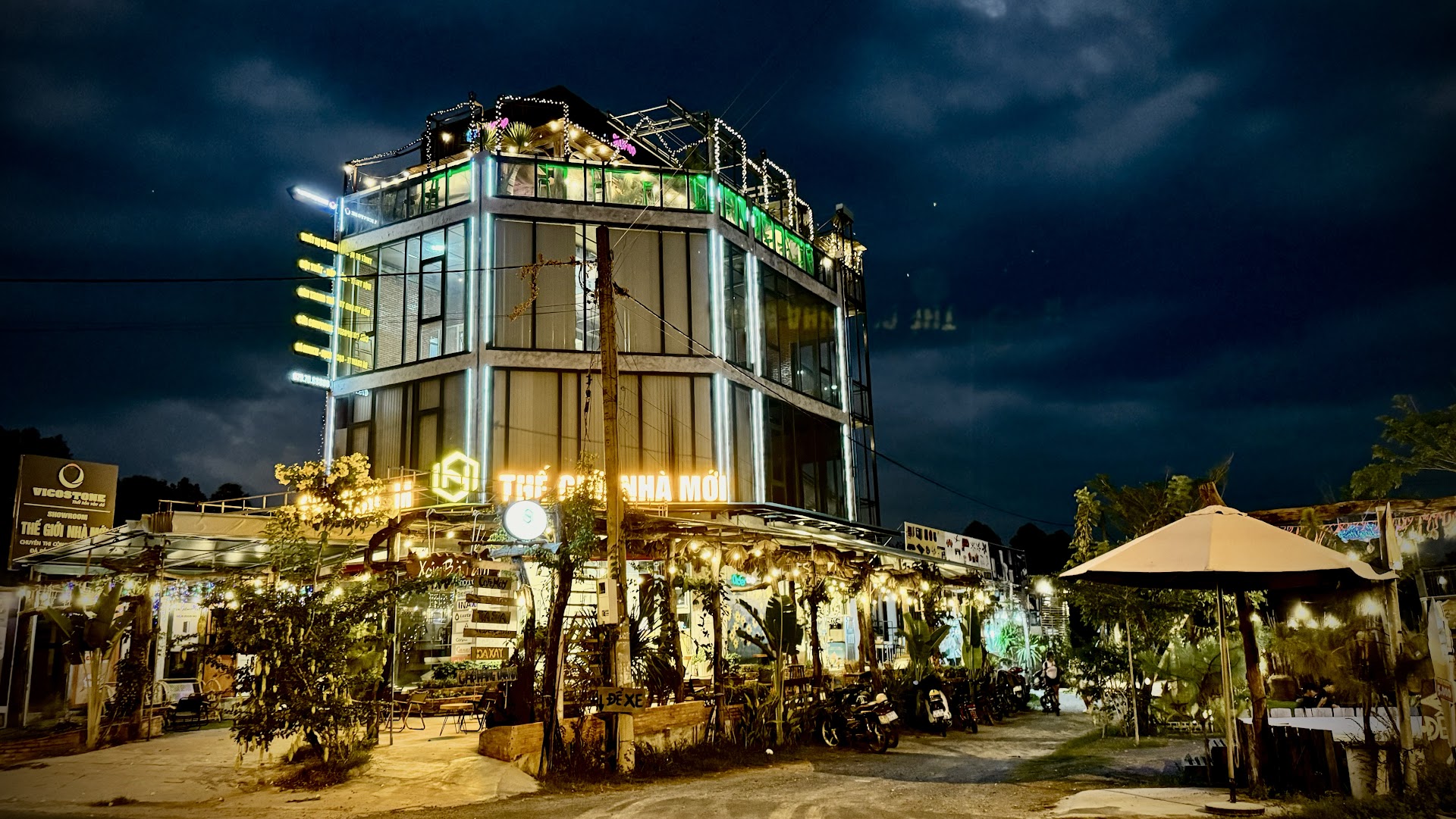 Xóm Bà Tám Coffee