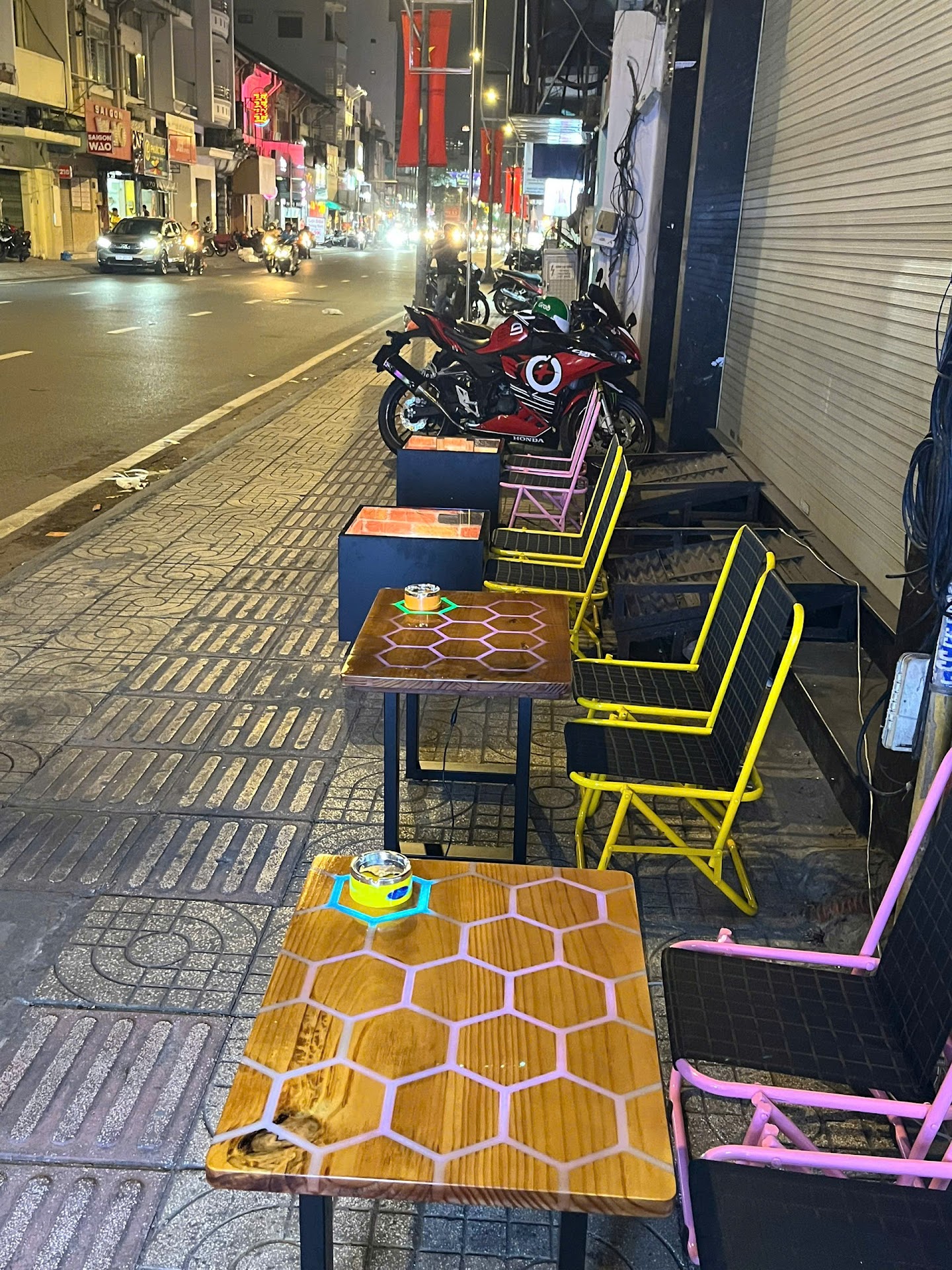 Cafe-sinh tố-ăn vặt CHÚ TÂM