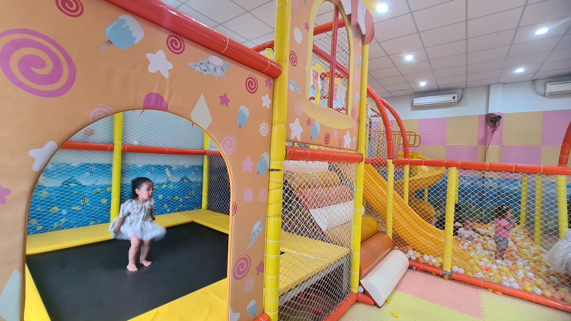 Xu Cafe - Khu vui chơi trẻ em